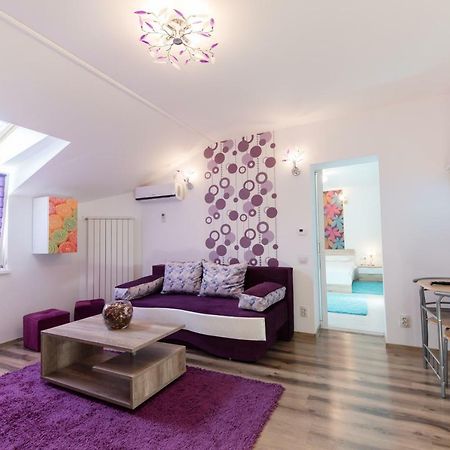 Queen Holiday Apartment 부쿠레슈티 외부 사진