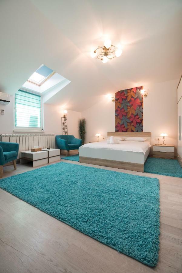Queen Holiday Apartment 부쿠레슈티 외부 사진