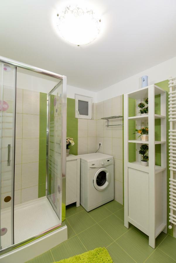 Queen Holiday Apartment 부쿠레슈티 외부 사진